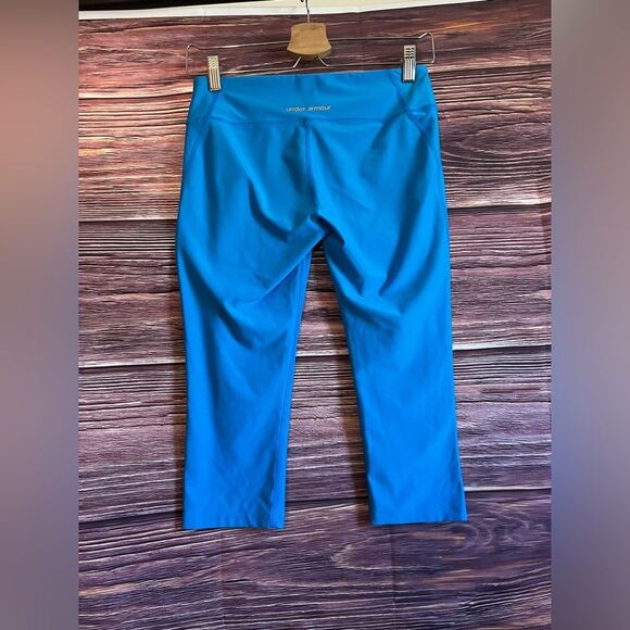 Under Armor Fitted Athletic Leggings. Size Small. - Picture 5 of 5